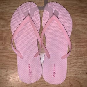 NWOT Pink flip flops